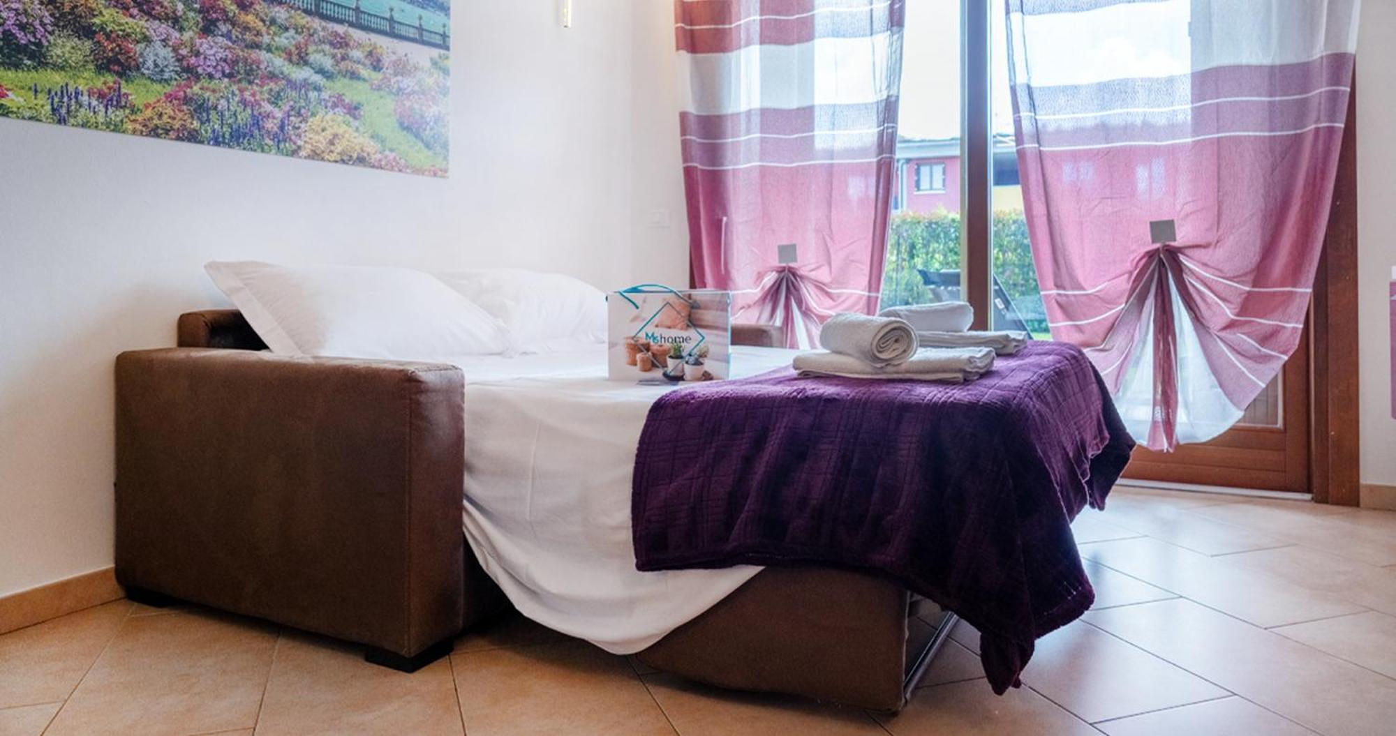 Oleandro Apartment - Featuring A Private Garden And Access To 5 Pools Дезенцано-дель-Гарда Экстерьер фото